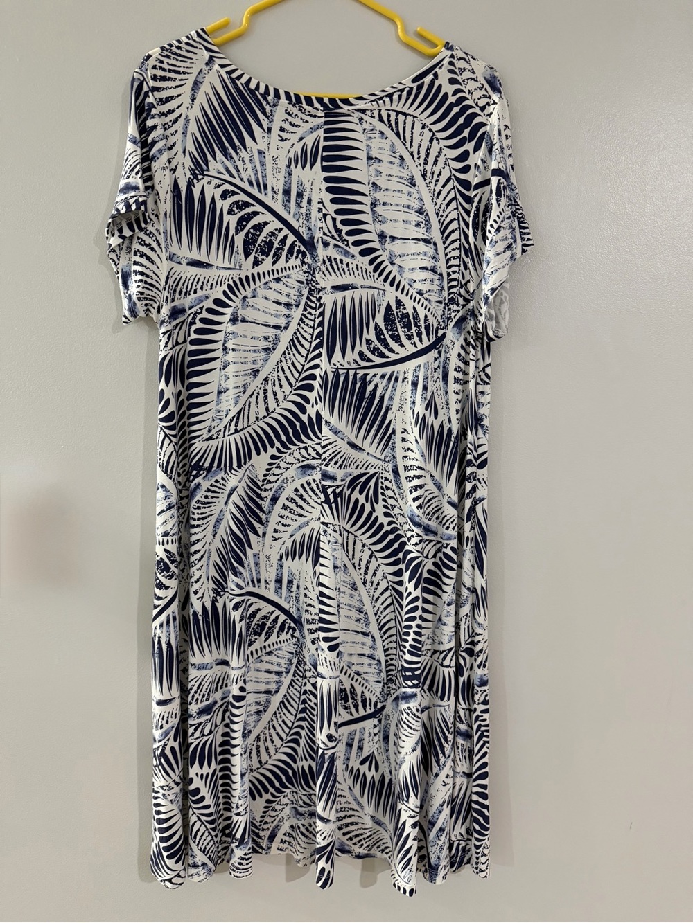 Tahari Blue White Palm Leaf Print V-Neck Stretch Women PLUS 1X Midi Summer Dress - Picture 2 of 10